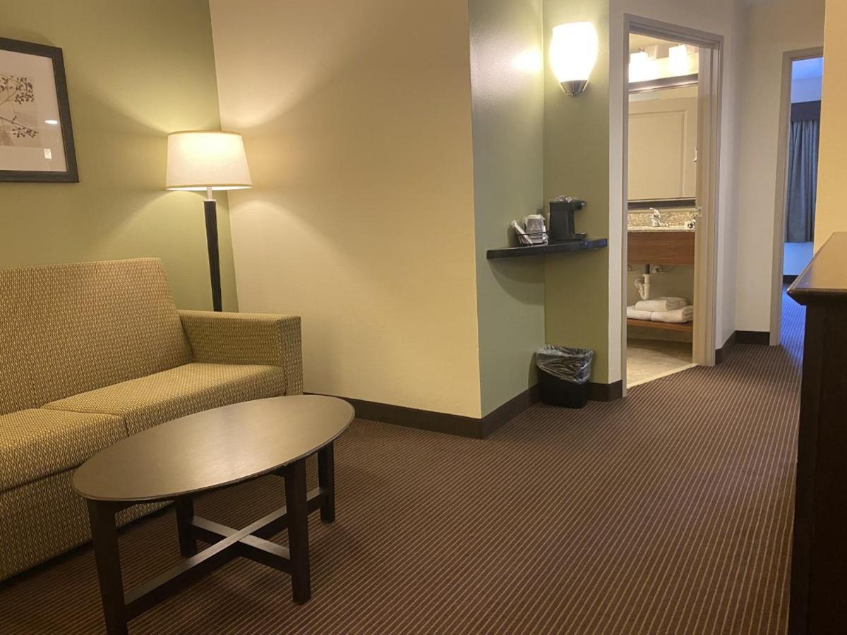 Americinn By Wyndham Hartford Sd Exterior photo