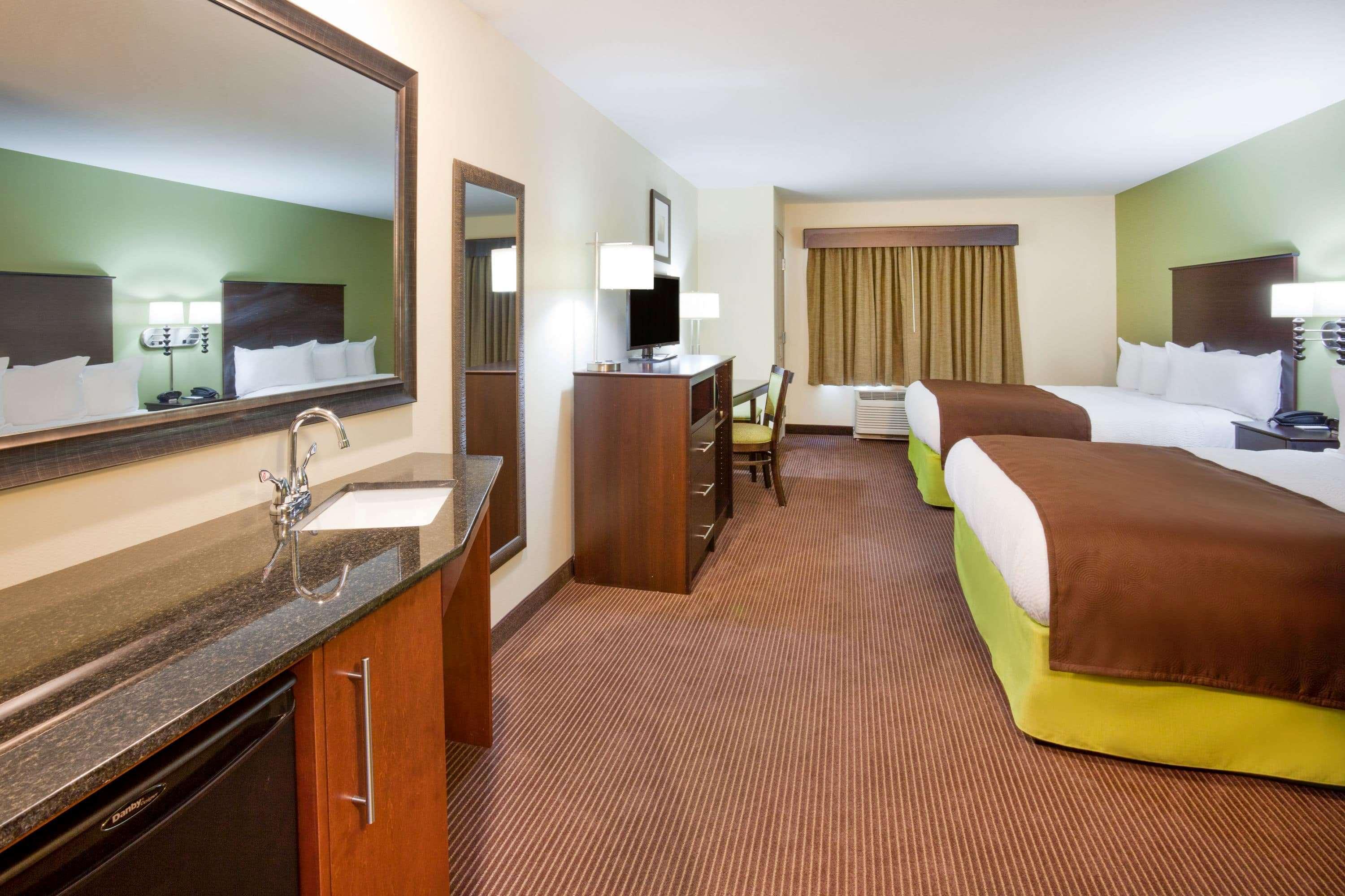 Americinn By Wyndham Hartford Sd Exterior photo