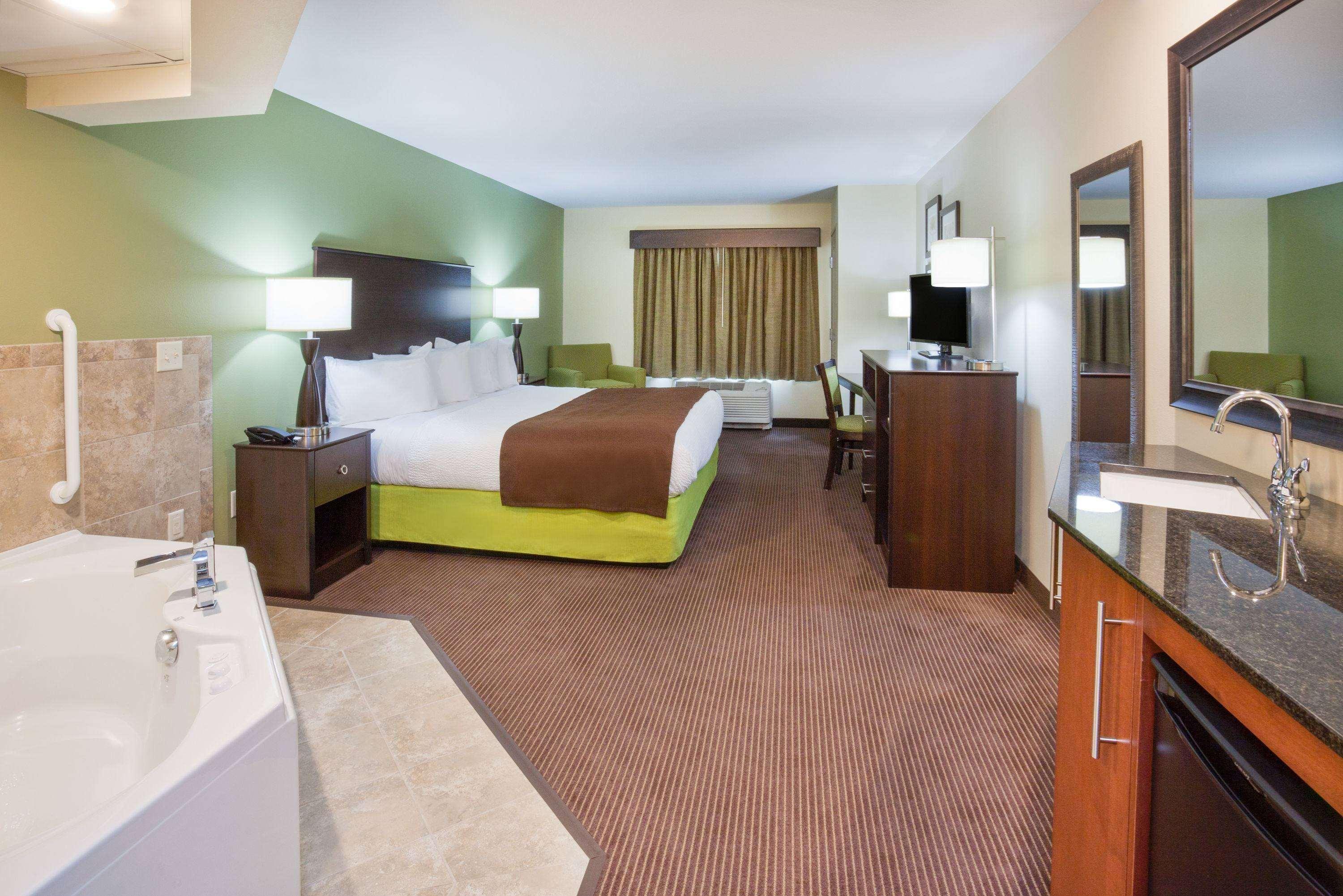 Americinn By Wyndham Hartford Sd Exterior photo
